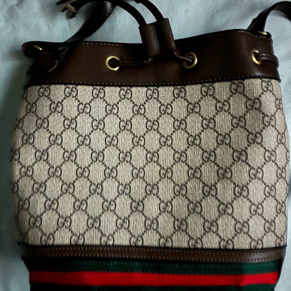 Gucci Bucket Purse❤️🖤💚